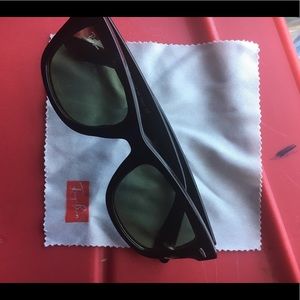 Ray Bans New Wayfarer Classic Sunglasses